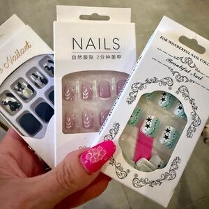 Elegant Short Press On Nail Art Set - Black, Pink, Green